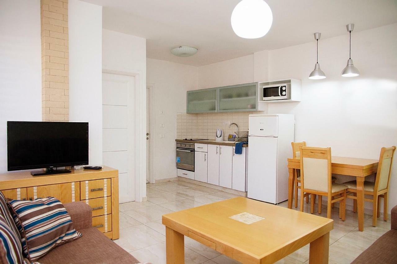 Apartments4You Dinara Bat Yam Εξωτερικό φωτογραφία