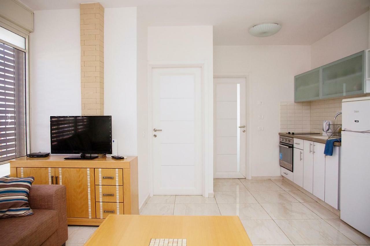 Apartments4You Dinara Bat Yam Εξωτερικό φωτογραφία