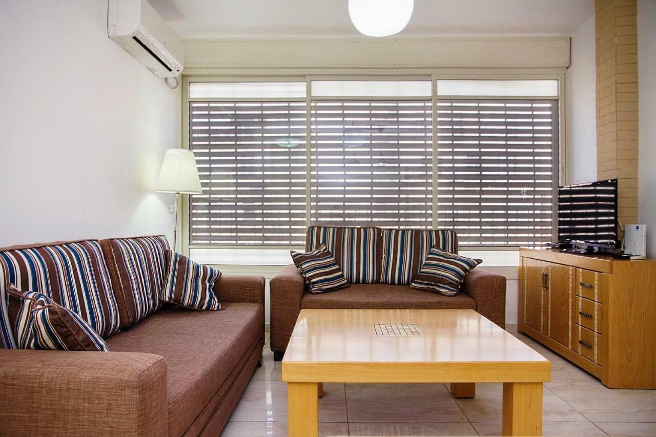 Apartments4You Dinara Bat Yam Εξωτερικό φωτογραφία