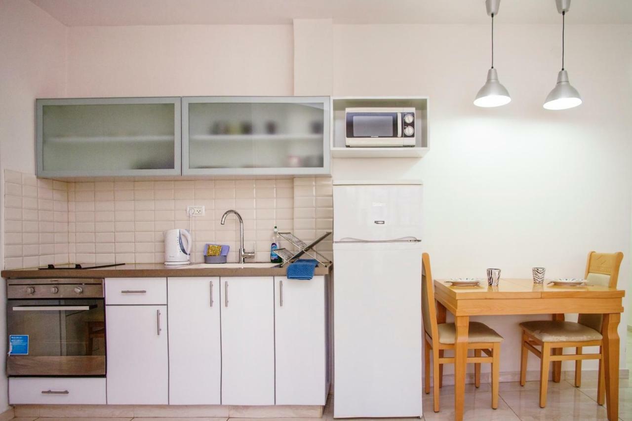 Apartments4You Dinara Bat Yam Εξωτερικό φωτογραφία