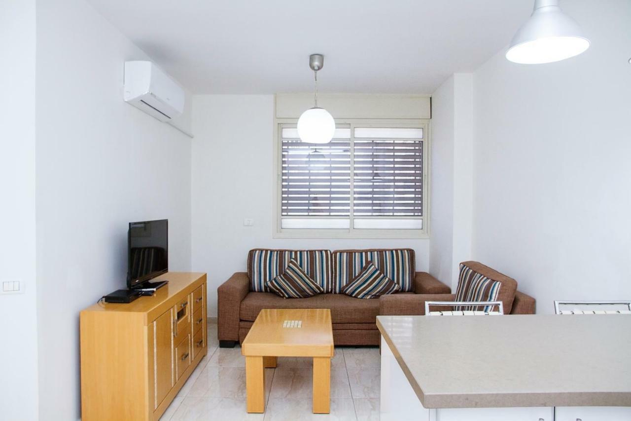 Apartments4You Dinara Bat Yam Εξωτερικό φωτογραφία